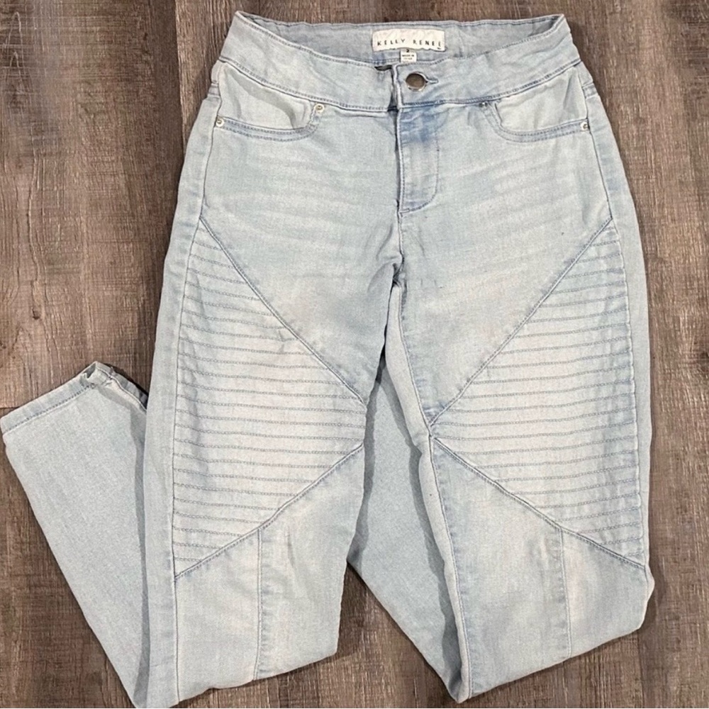 💞 Women’s Size 2 Light Wash Textured Stretch Jeans